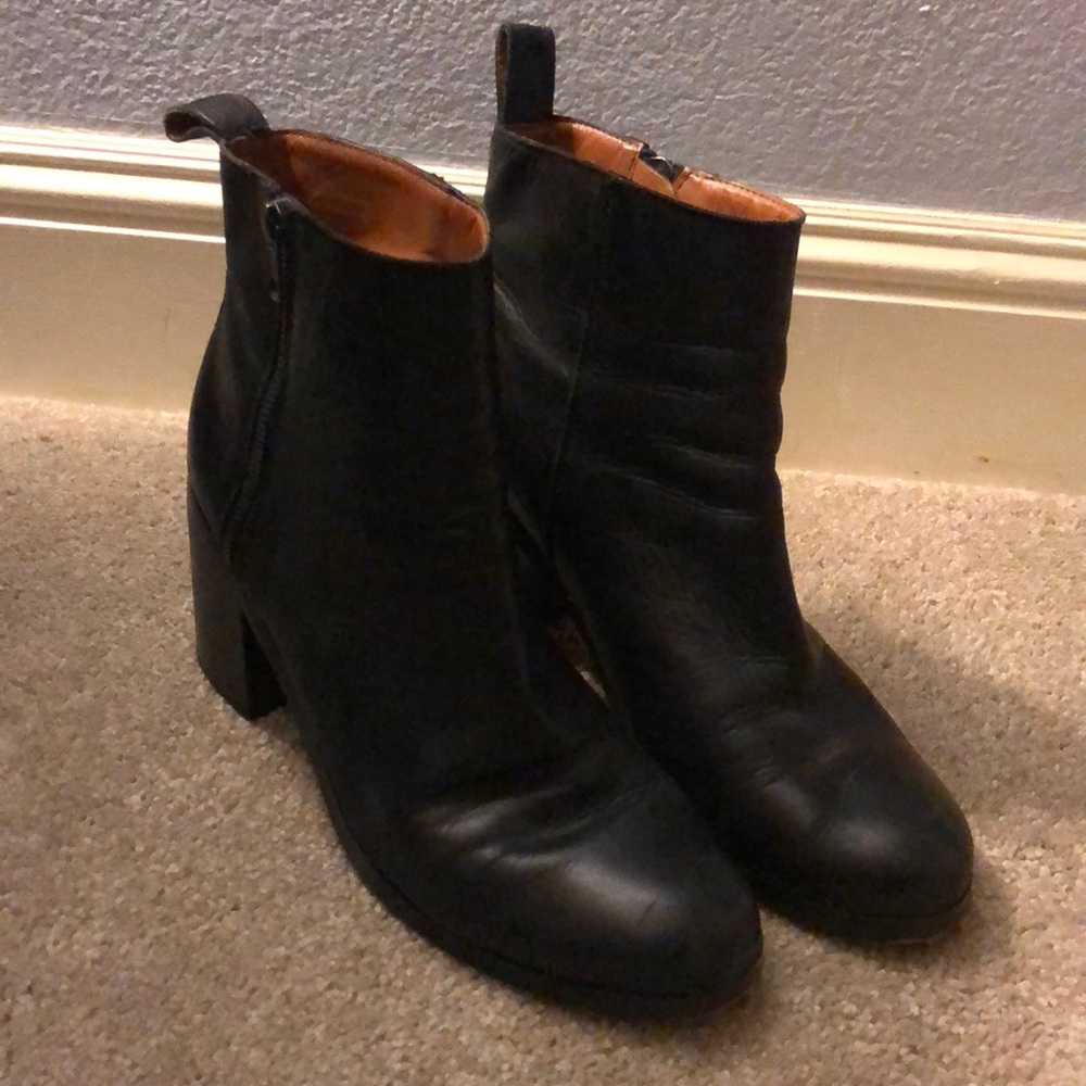 Gap Black Leather Booties Sz 10